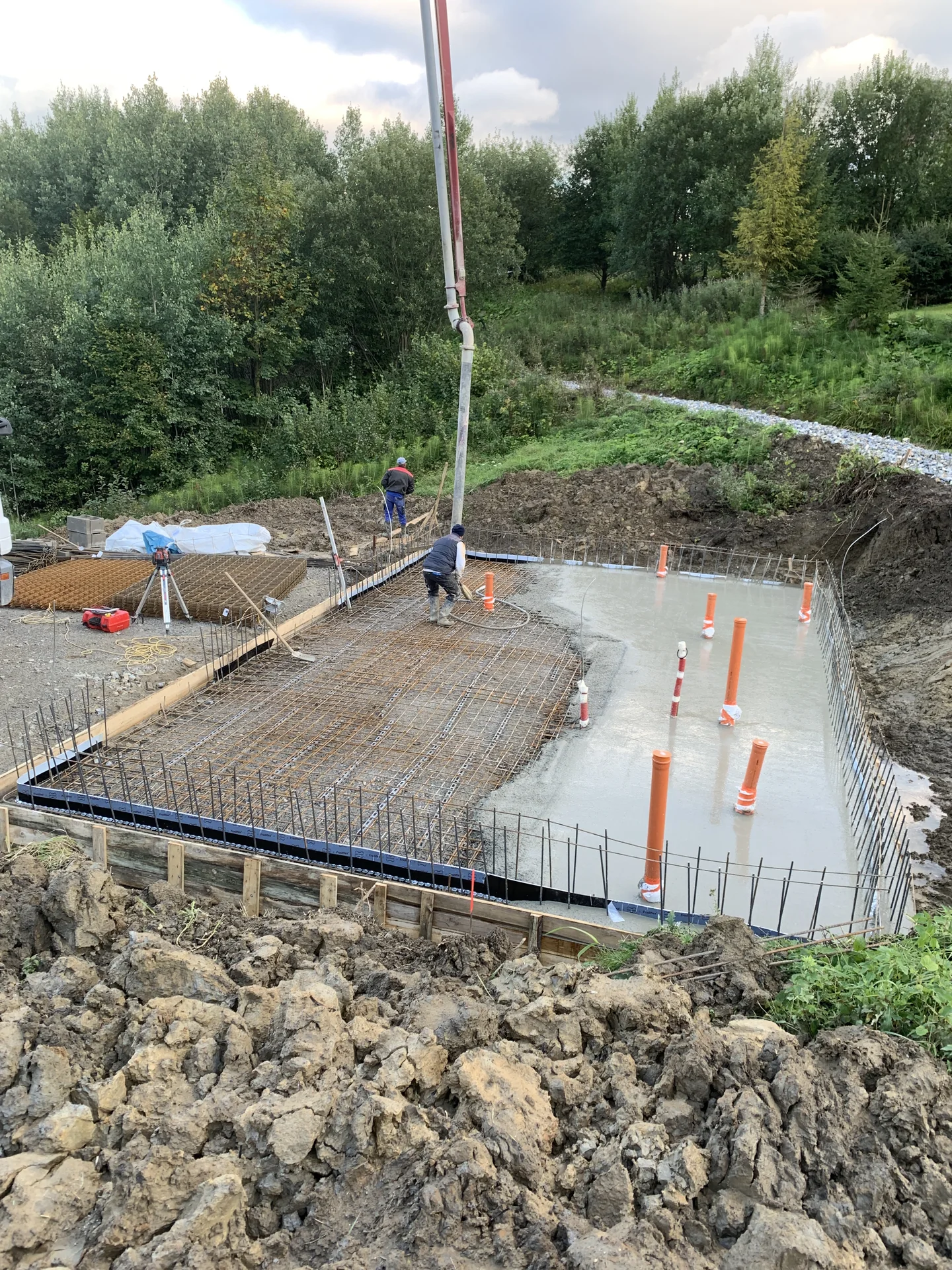 Betonáž základovej dosky rodinného domu v Benovej Lehote